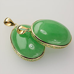 Oval-Cabochon-Greek-Key-Bezel-Setting-jade-pendant