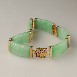 14K-7-inch-Chinese-Character-Segment-Green-Jade-Bracelet 