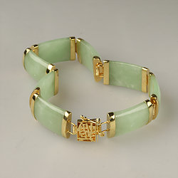 Chinese-Character-Gold-Segment-Green-Jade-Bracelet 