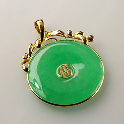 Disc-Cut-green-Jade-pendant