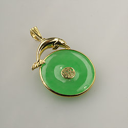 old-Gold-Dolphin-green-Jade-pendant